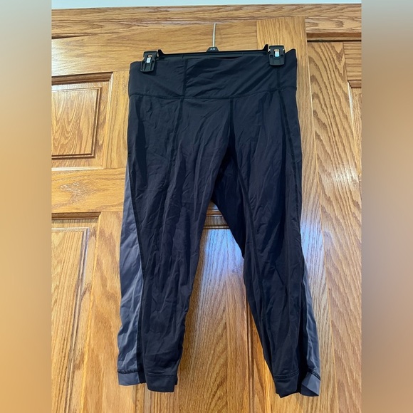 Athleta - Cropped/Capri Leggings - Picture 1 of 5